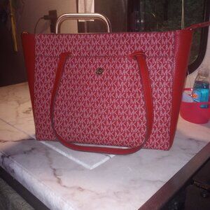 Micheal kors bag/medium size bag/great Christmas gift!!